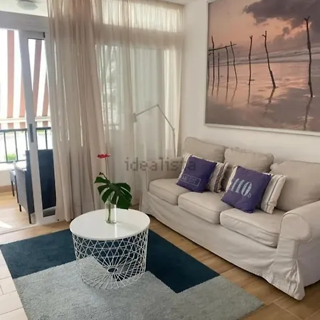 아파트 Fayser 301 Close To Beach, Fully Renovated, Air Con